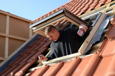 Pose de fenêtres de toit Velux à Poudenas